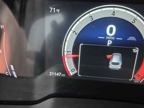 Used 2023 Toyota Corolla Cross XLE w/ Convenience Package image 10