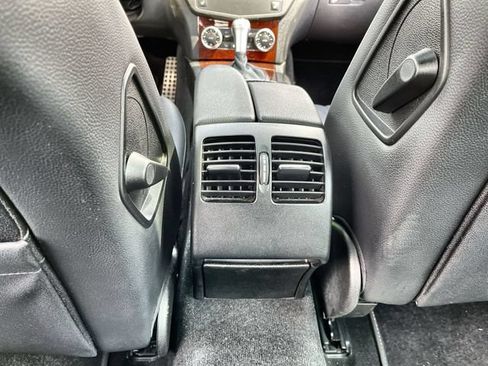 Used 2009 Mercedes-Benz C 300 4MATIC Sedan image 23