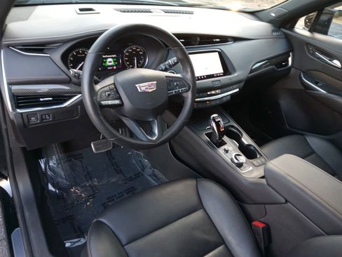 Used 2021 Cadillac XT4 Sport image 12