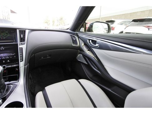Used 2022 INFINITI Q60 3.0t Luxe w/ Essential Package image 12