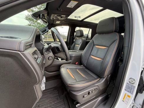 Used 2024 GMC Yukon AT4 w/ AT4 Premium Package AWD/4WD image 20