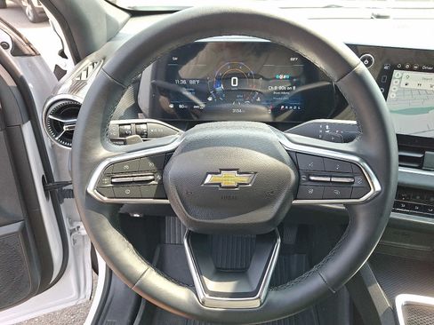 Used 2026 Chevrolet Equinox LT w/ Convenience Package II AWD/4WD image 19