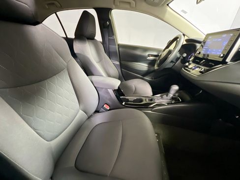 Used 2021 Toyota Corolla LE w/ LE Convenience Package FWD image 30
