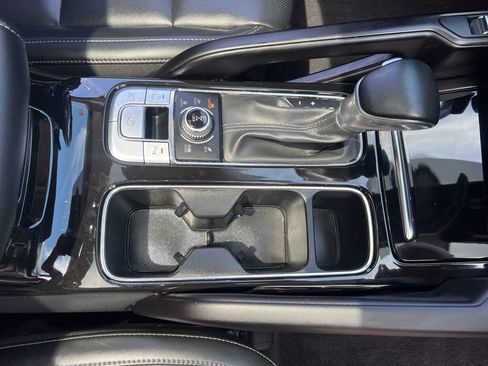 Used 2025 Kia Telluride S AWD/4WD image 24