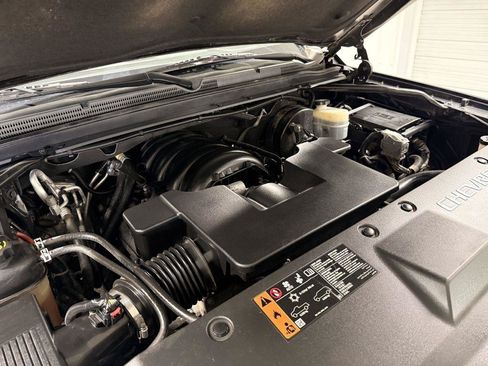 Used 2020 Chevrolet Suburban LT AWD/4WD image 41
