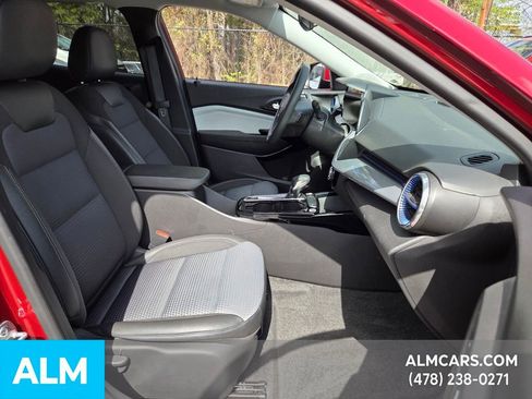 Used 2025 Chevrolet Trax LT image 16