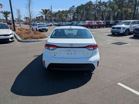 Used 2025 Toyota Corolla LE image 4