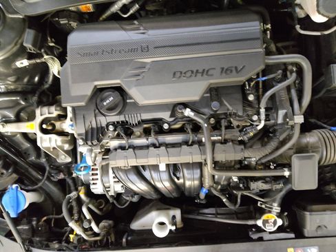 Used 2025 Hyundai Elantra SEL FWD image 30