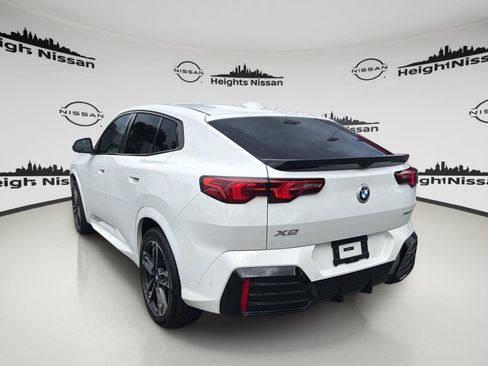 Used 2025 BMW X2 xDrive28i AWD/4WD image 3
