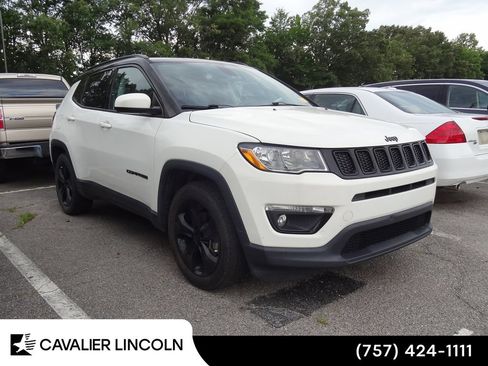 Used 2019 Jeep Compass Latitude FWD image 1