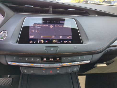 Used 2019 Cadillac XT4 Premium Luxury image 19