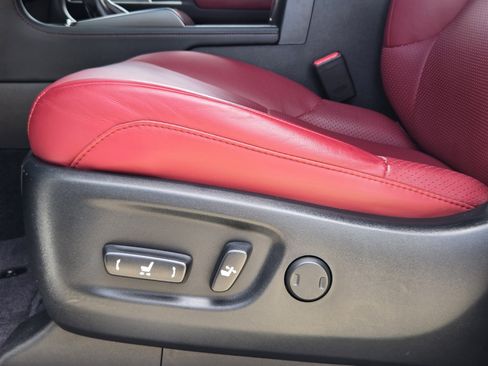 Used 2022 Lexus GX 460 Luxury w/ Sport Design Package image 32