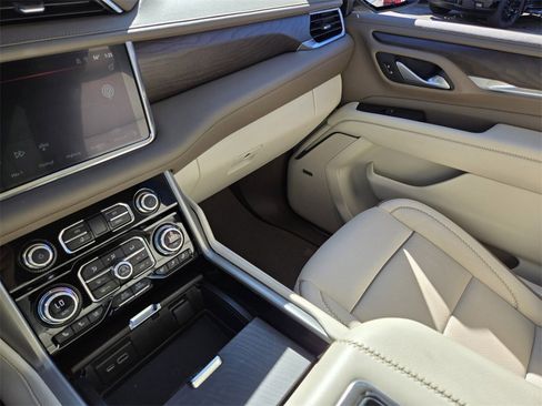 Used 2022 GMC Yukon Denali image 30