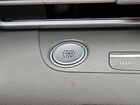 Used 2024 Hyundai Elantra SEL FWD image 21