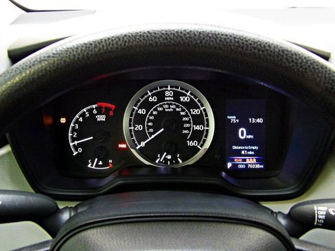 Used 2022 Toyota Corolla LE FWD image 15