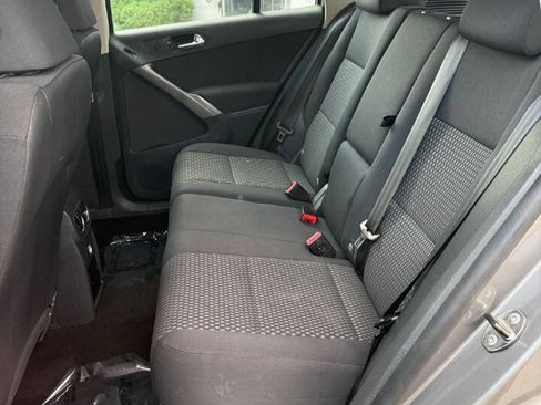Used 2009 Volkswagen Tiguan S FWD image 11