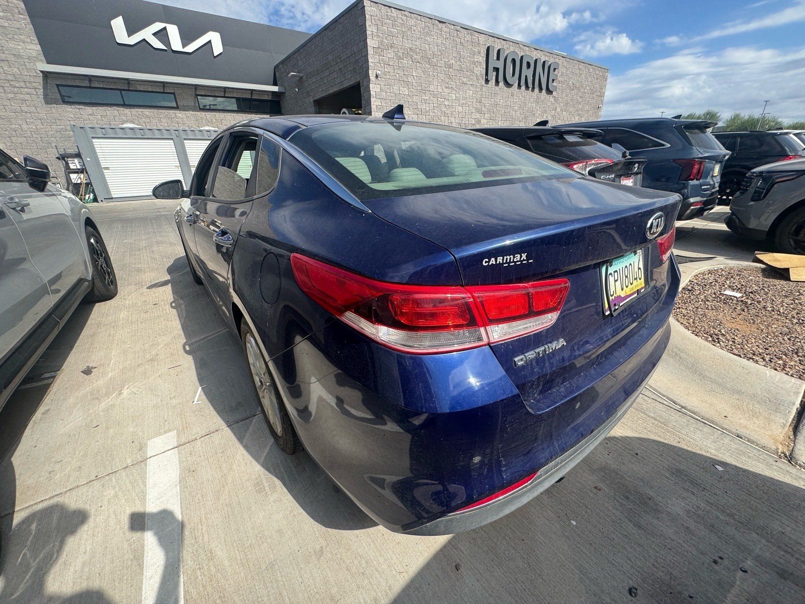 Used 2018 Kia Optima LX w/ 17" Alloy Wheels Package FWD image 3