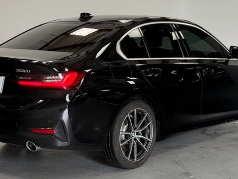 Used 2022 BMW 330i xDrive Sedan w/ Driving Assistance Package AWD/4WD image 3