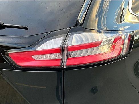 Used 2024 Ford Edge Titanium image 32