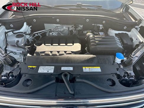 Used 2024 Volkswagen Atlas SE AWD/4WD image 23