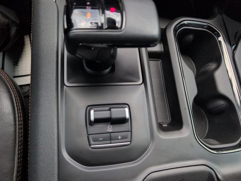 Used 2023 GMC Sierra 1500 AT4 w/ AT4 Premium Package AWD/4WD image 25