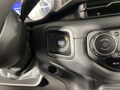 Used 2025 Jeep Wrangler Unlimited Rubicon 4xe AWD/4WD image 24