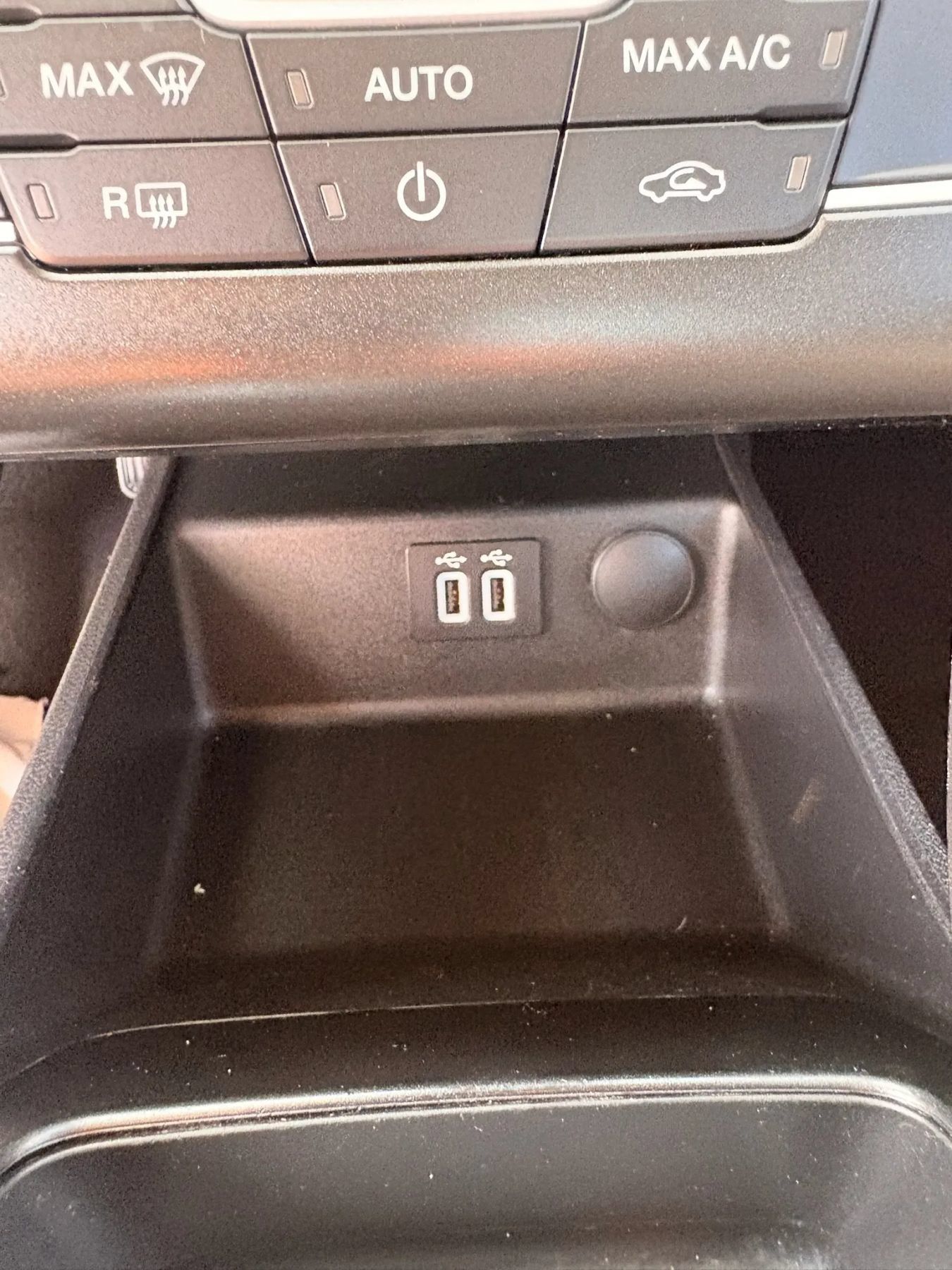 Used 2020 Ford Fusion SE FWD image 39
