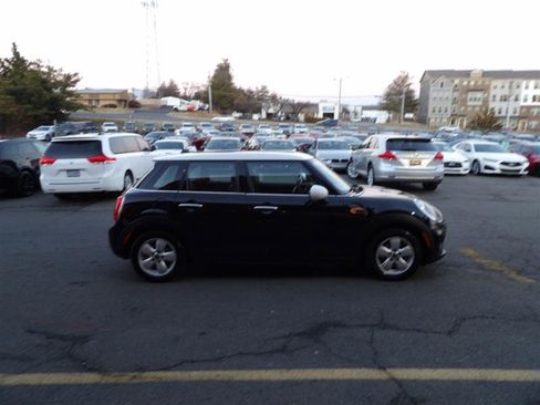Used 2016 MINI Cooper 4-Door Hardtop image 4