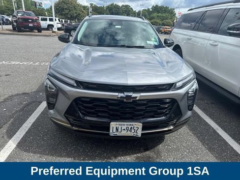 Used 2025 Chevrolet Trax ACTIV w/ Sunroof Package FWD image 3