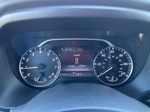 Used 2024 Nissan Titan SV image 12