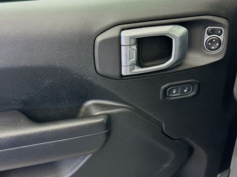 Used 2023 Jeep Wrangler Unlimited image 15