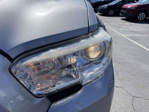 Used 2019 Toyota Tacoma SR5 image 12