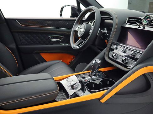 New 2025 Bentley Bentayga image 27