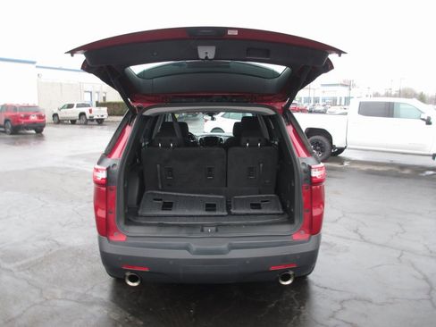 Used 2020 Chevrolet Traverse LT image 8
