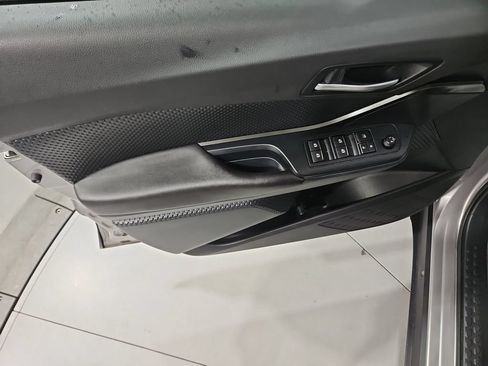 Used 2018 Toyota C-HR XLE FWD image 11