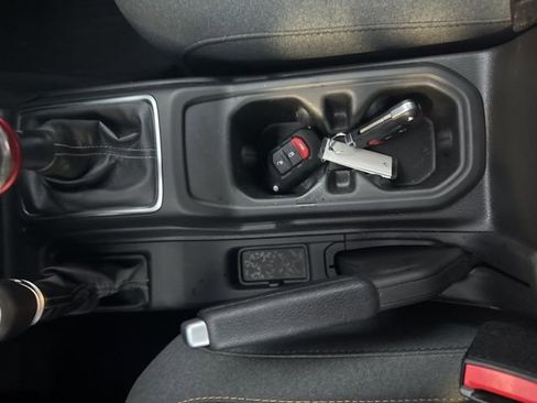 Used 2025 Jeep Wrangler Sport image 29