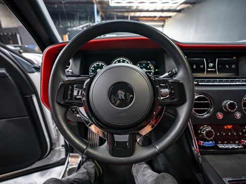 Used 2020 Rolls-Royce Cullinan image 26