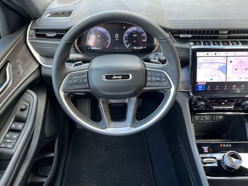 New 2025 Jeep Grand Cherokee Limited image 14