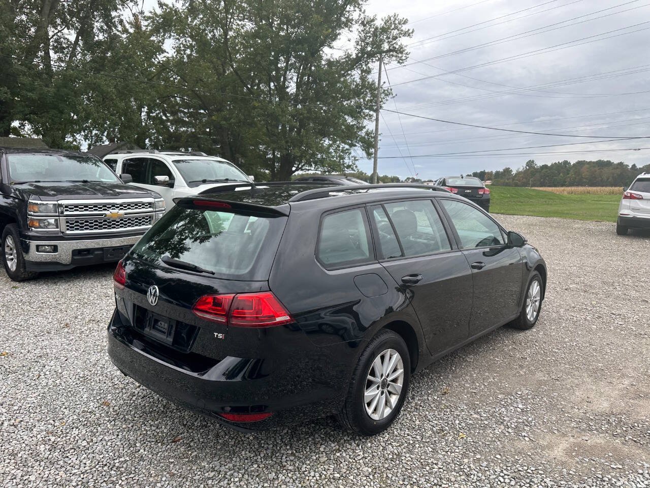 Used 2015 Volkswagen Golf S FWD image 4