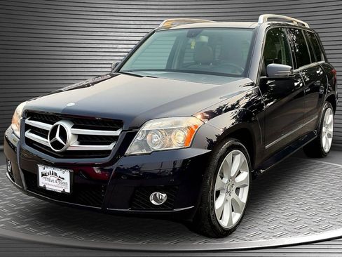 Used 2010 Mercedes-Benz GLK 350 4MATIC image 3