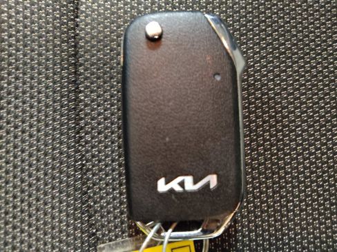 Used 2022 Kia Forte LXS FWD image 32