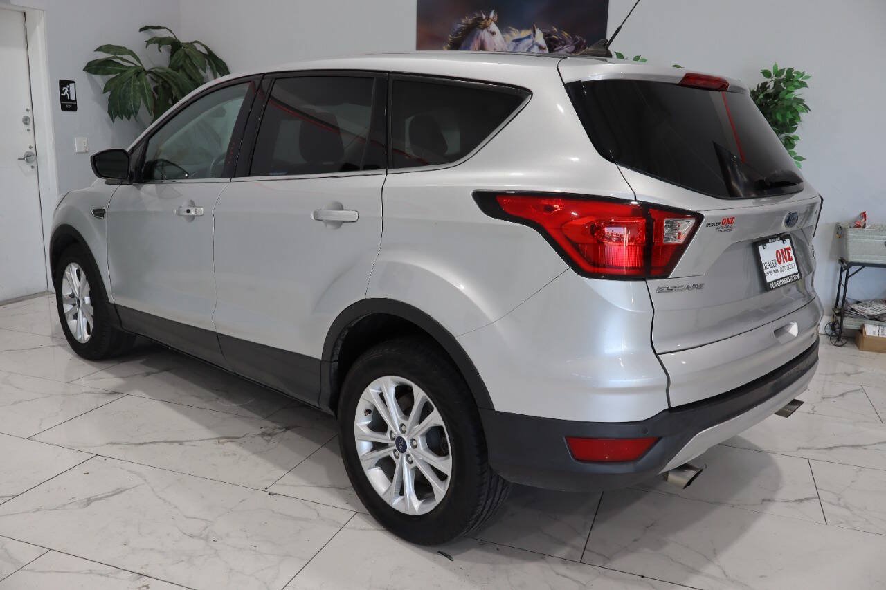 Used 2019 Ford Escape SE FWD image 5