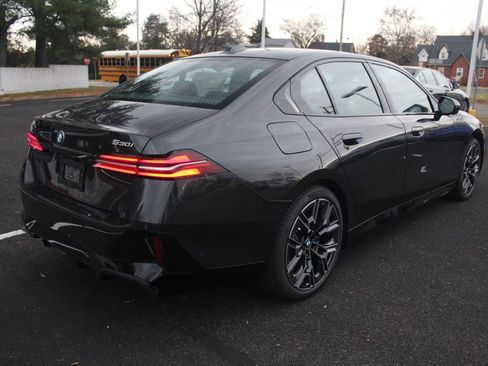 Used 2026 BMW 530i xDrive w/ M Sport Package AWD/4WD image 10