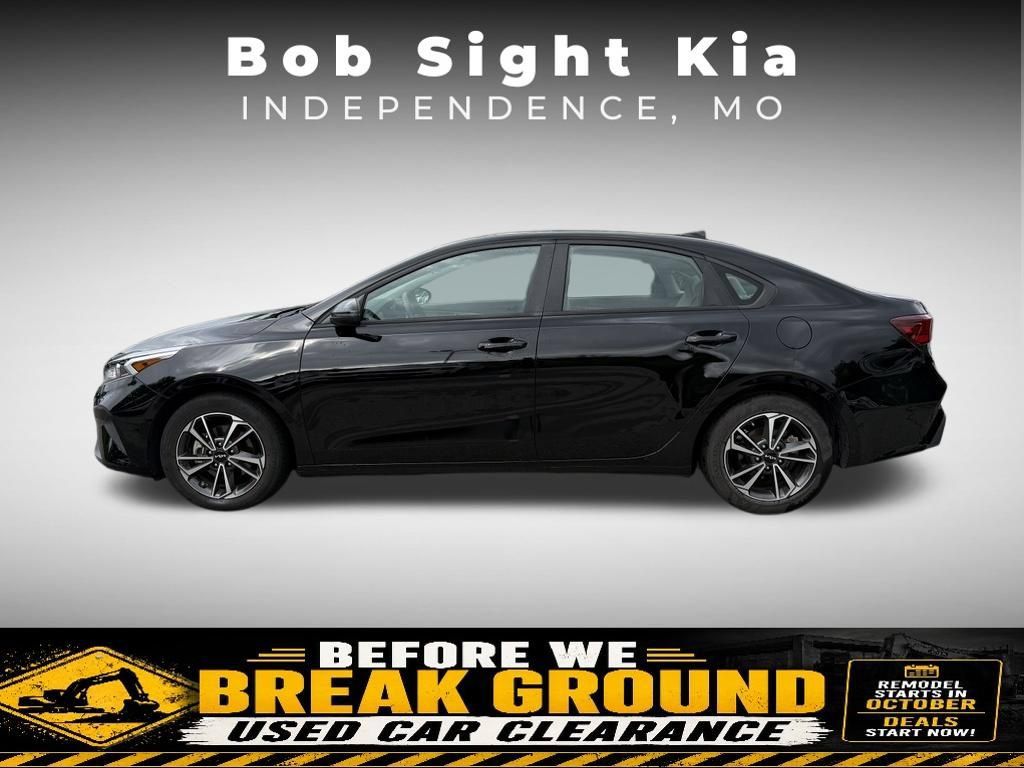 Used 2023 Kia Forte LXS w/ LXS Technology Package FWD image 5