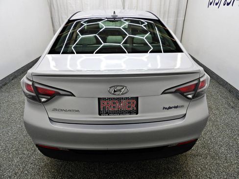 Used 2016 Hyundai Sonata SE image 5