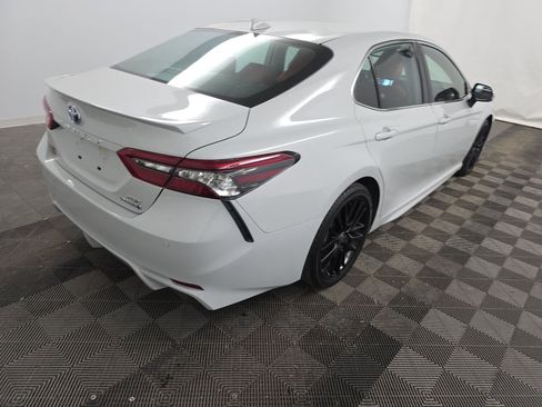 Used 2022 Toyota Camry XSE w/ Navigation Upgrade Package image 4