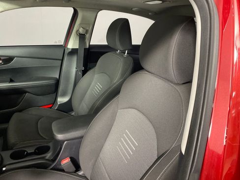 Used 2019 Kia Forte S w/ S Premium Package image 8