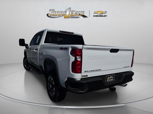 Used 2023 Chevrolet Silverado 2500 Custom w/ Custom Convenience Package AWD/4WD image 5
