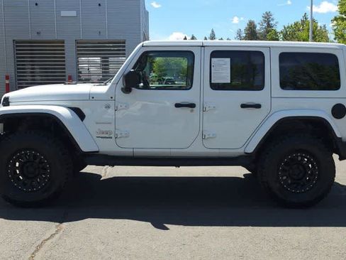 Used 2021 Jeep Wrangler Unlimited Sahara w/ Uconnect 4C Nav & Sound Group AWD/4WD image 5