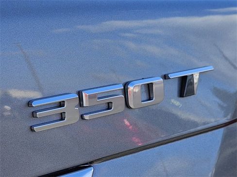 New 2026 Cadillac XT5 Luxury image 17